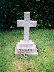 Click for a larger image of Violet Doris Wareham's (nee Hiscock) grave